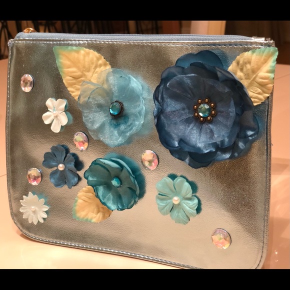 Silver Blue Purse - Picture 3 of 5